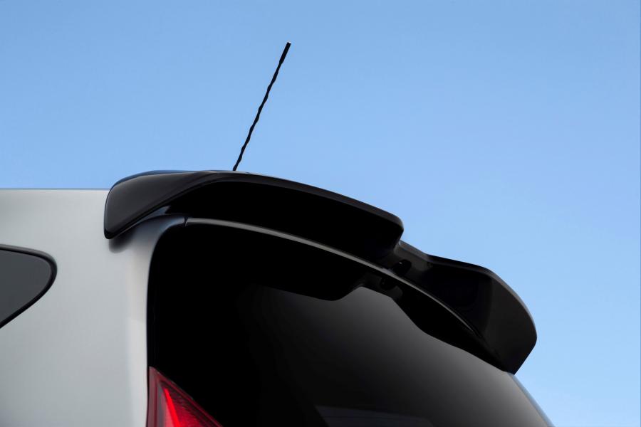 Детали экстерьера Nissan Note Black Edition 2016 года  (фото 8 из 13)